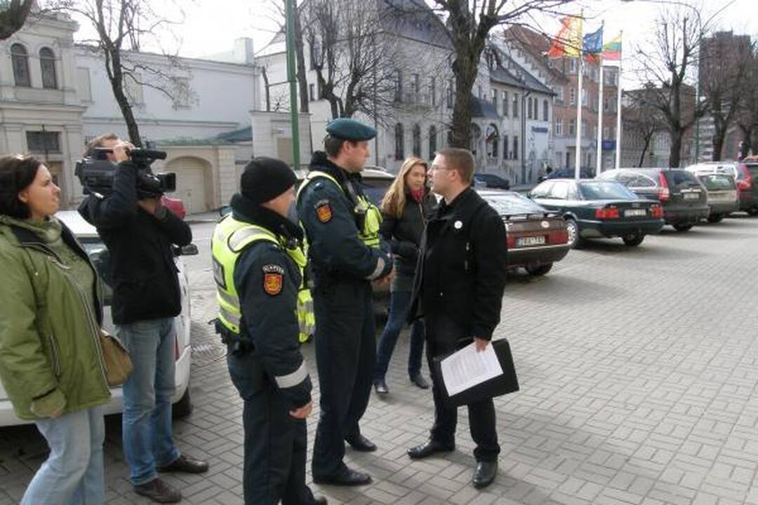 Klaipėdiečiai protestavo prieš gėjų eitynes (papildyta)