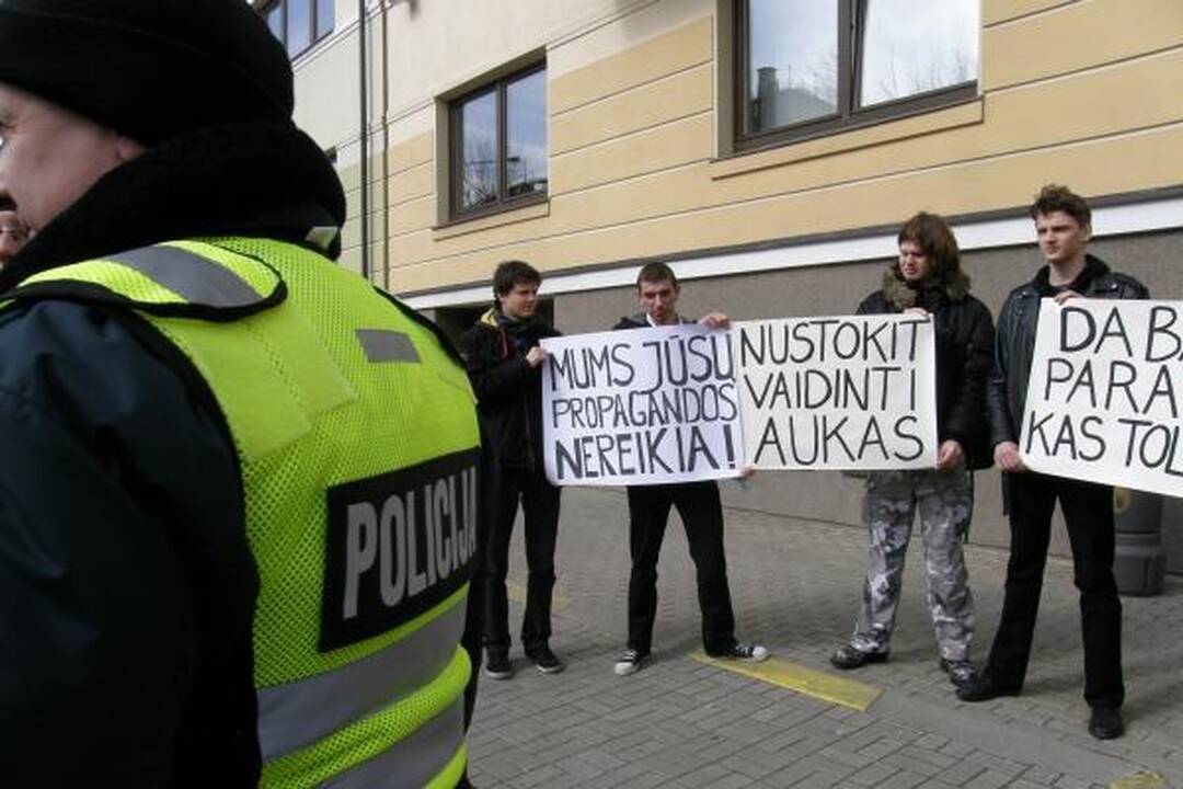 Klaipėdiečiai protestavo prieš gėjų eitynes (papildyta)