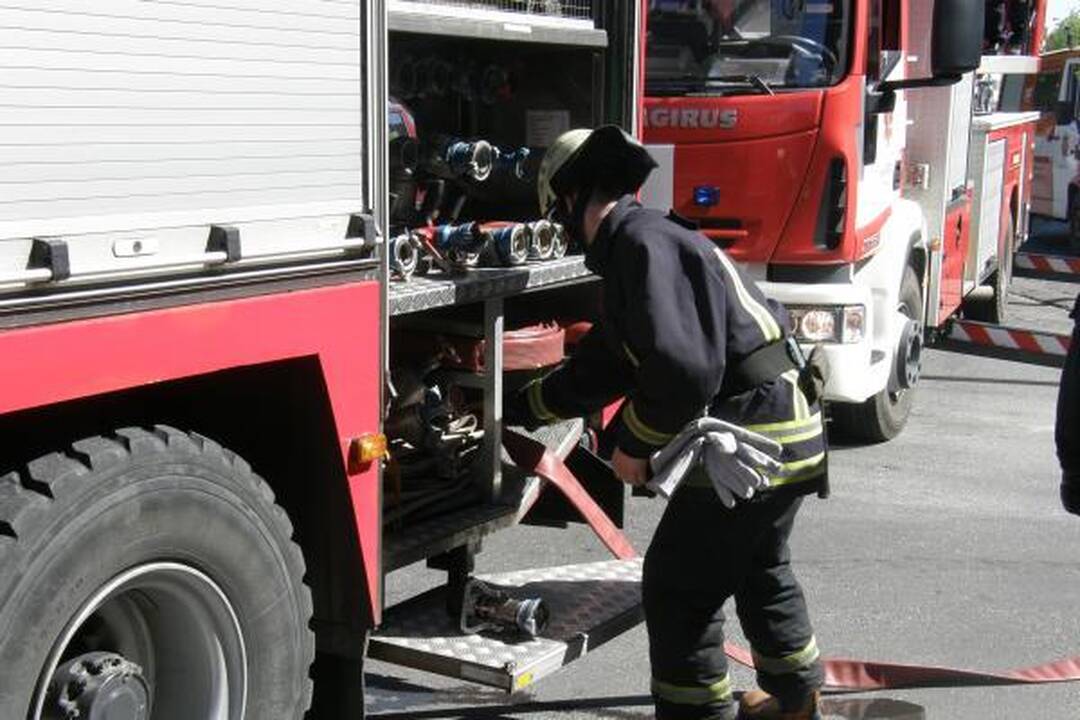 Dūmai iš „K centro“ balkono ant kojų sukėlė ugniagesius