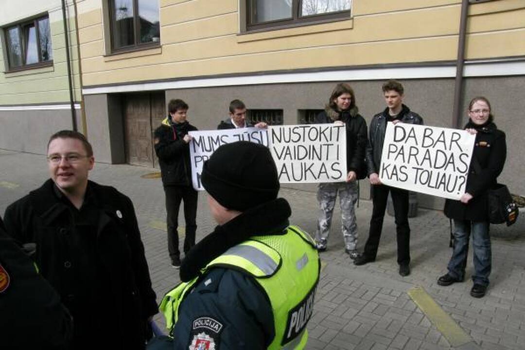 Klaipėdiečiai protestavo prieš gėjų eitynes (papildyta)