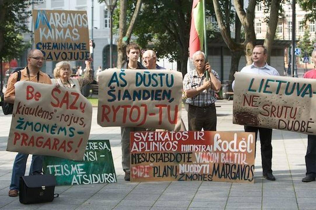 Žalieji: valdžia Lietuvą pavers sąvartynu (papildyta)