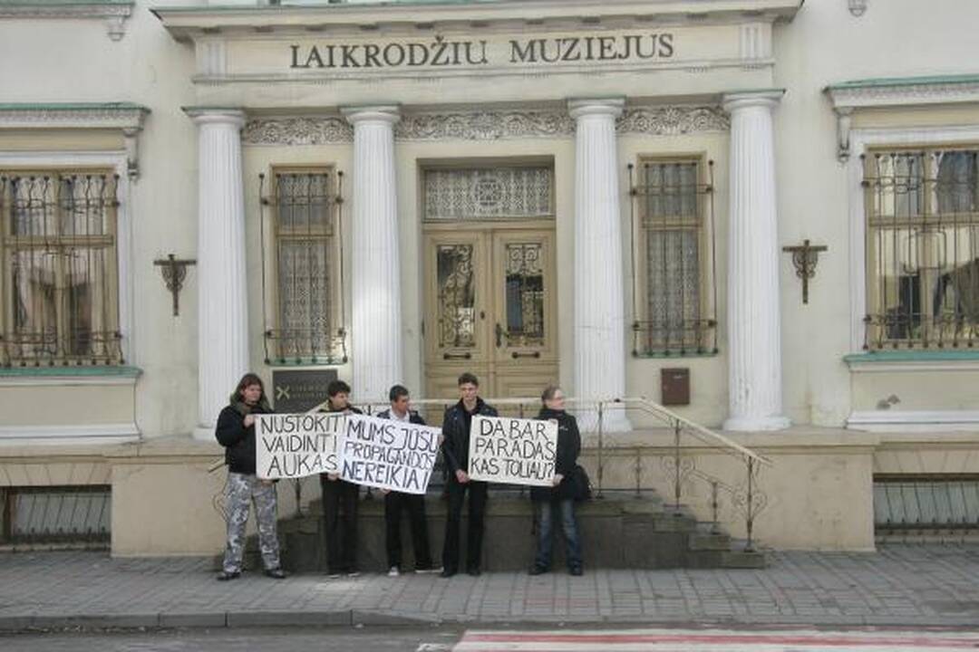 Klaipėdiečiai protestavo prieš gėjų eitynes (papildyta)