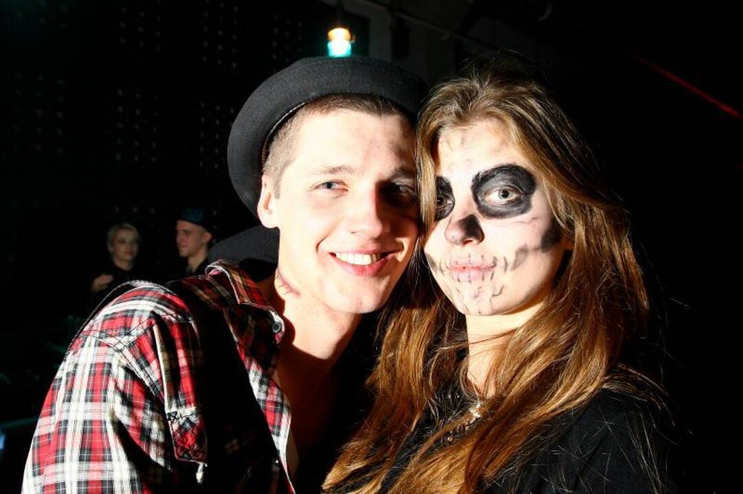 Helovino naktį Kaune vampyrai šokdino raganas 