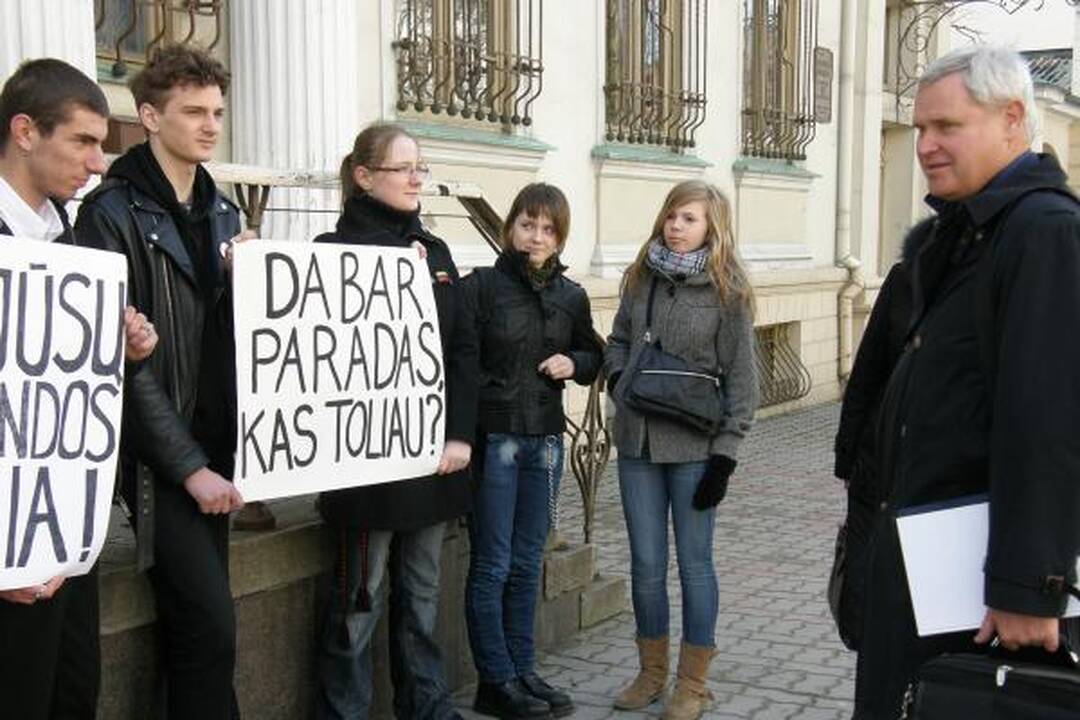 Klaipėdiečiai protestavo prieš gėjų eitynes (papildyta)
