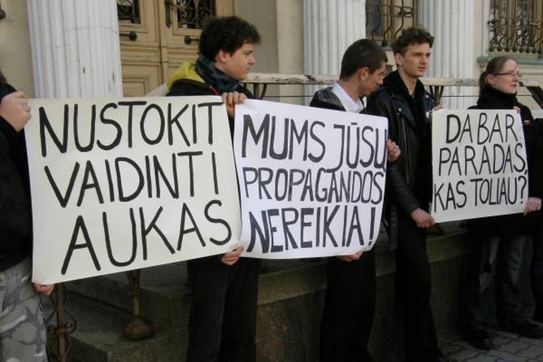 Klaipėdiečiai protestavo prieš gėjų eitynes (papildyta)