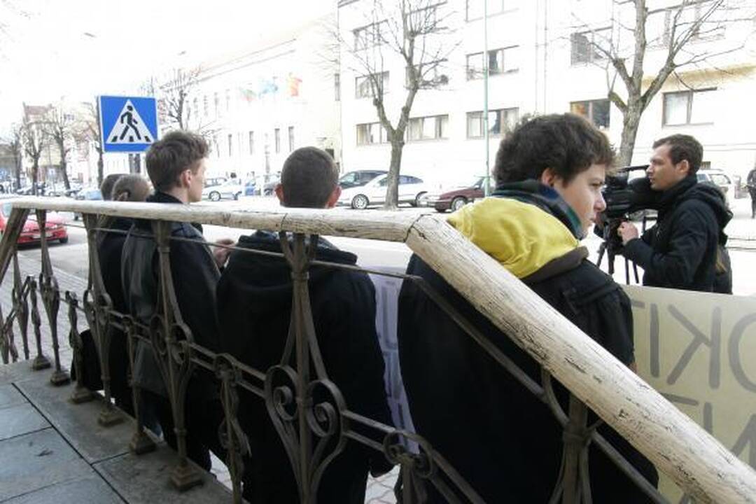 Klaipėdiečiai protestavo prieš gėjų eitynes (papildyta)