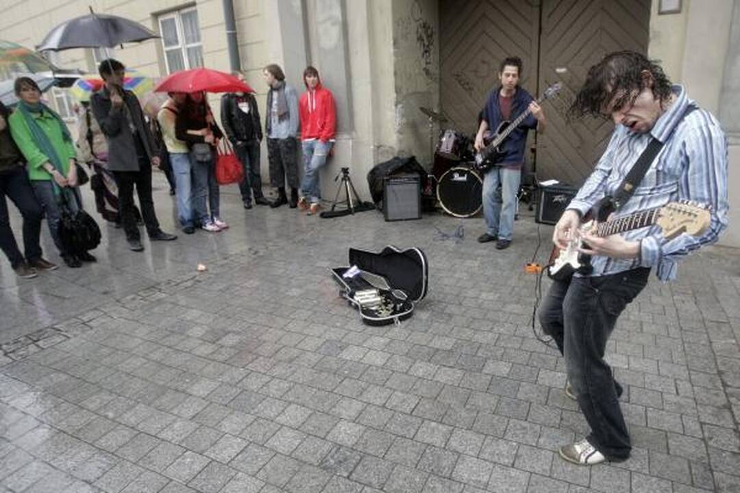 „Gatvės muzikos dienos" dalyvius išbaidė lietus