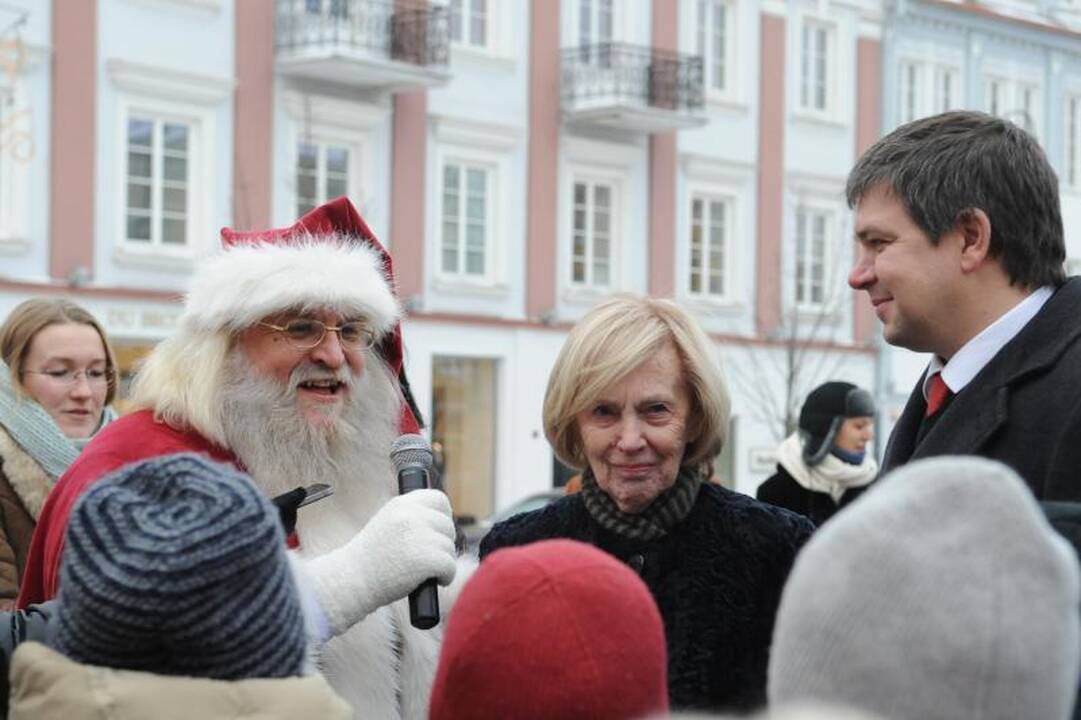 Adamkai išlydėjo Kalėdų karavaną (sužinok, ką jie dovanojo)