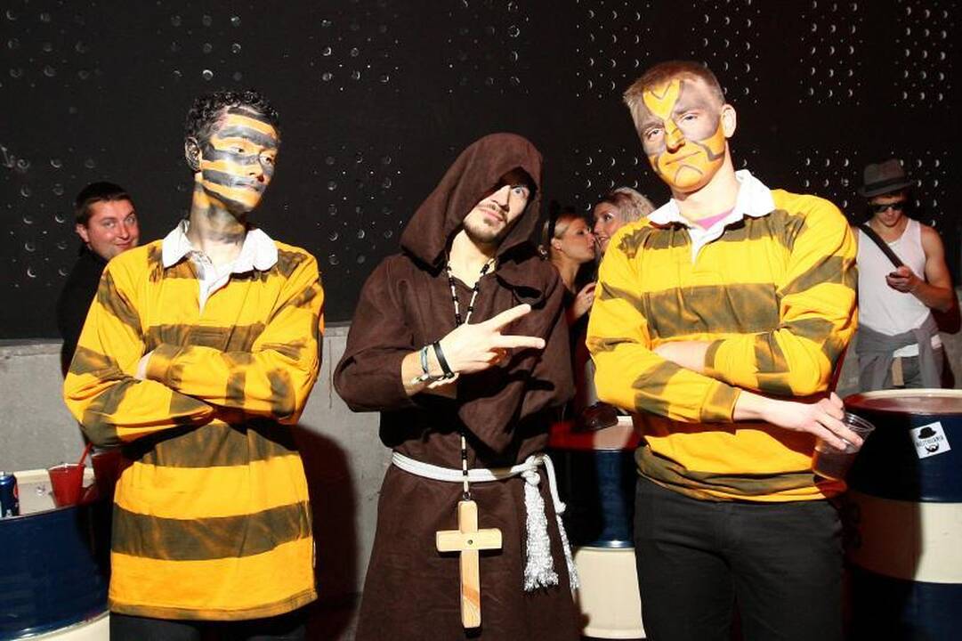 Helovino naktį Kaune vampyrai šokdino raganas 