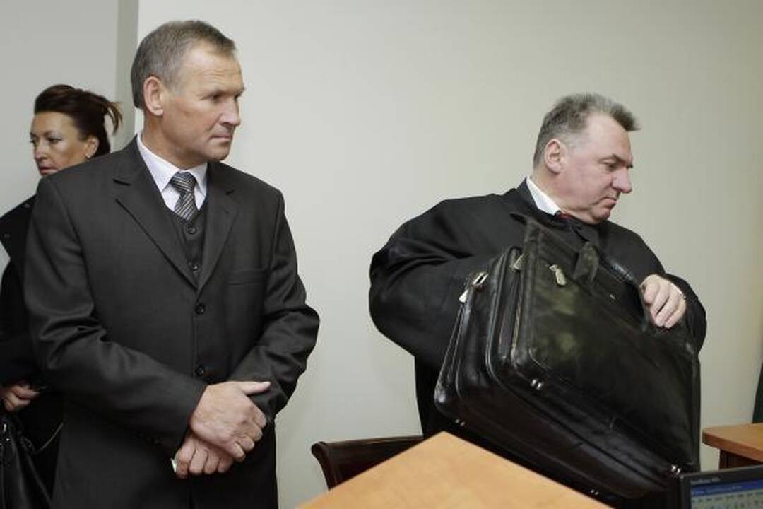 Buvęs Palangos policijos vadas nepripažįsta savo kaltės (papildyta)