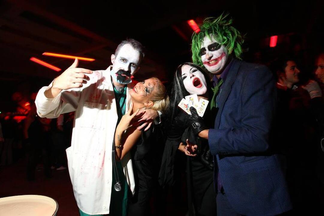Helovino naktį Kaune vampyrai šokdino raganas 