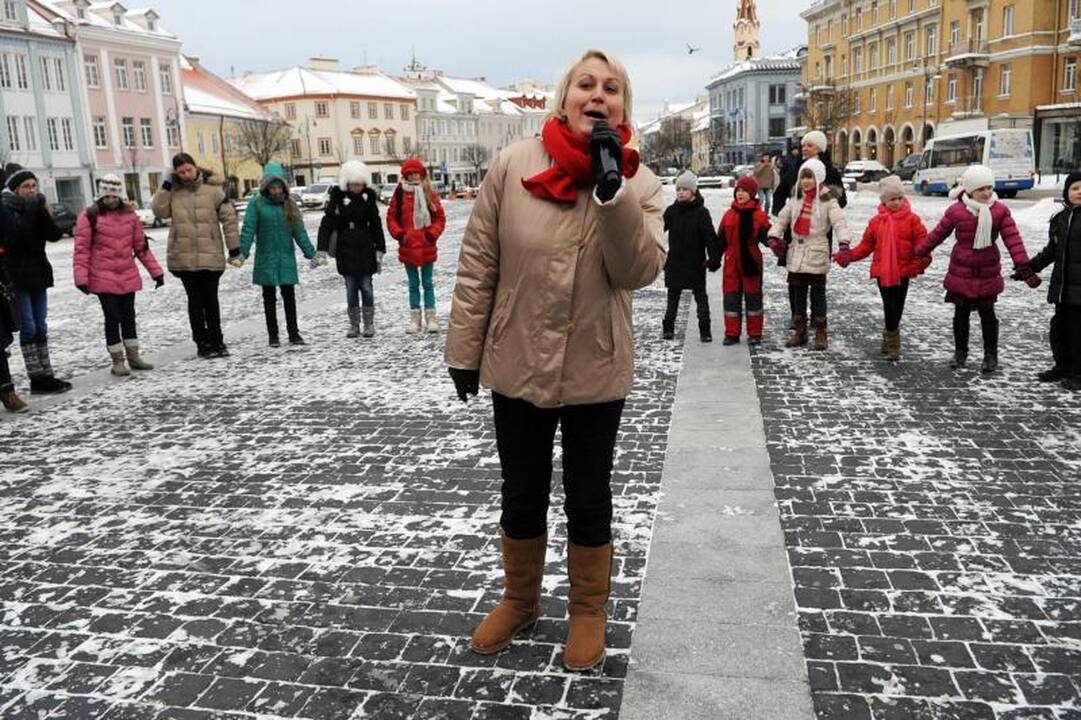 Adamkai išlydėjo Kalėdų karavaną (sužinok, ką jie dovanojo)