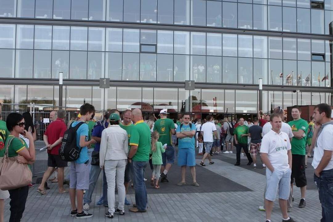 Į Klaipėdos areną plūdo minios žmonių