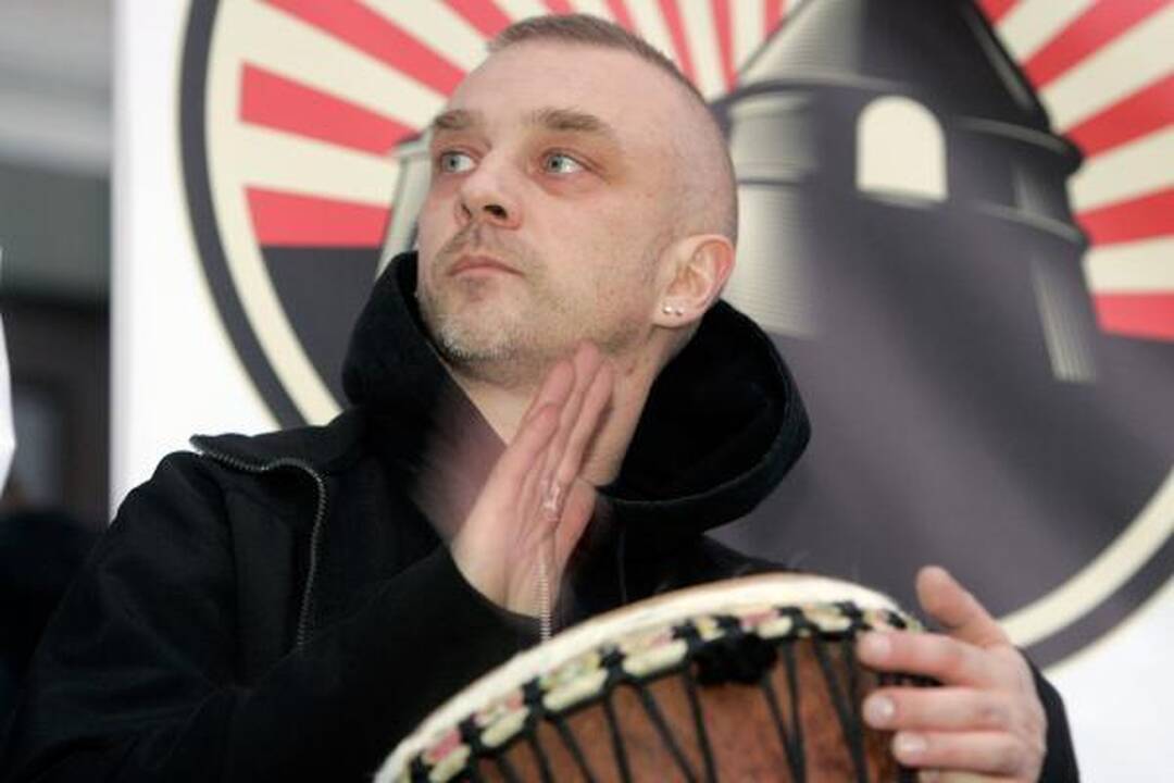Gatvės muzikos dienos stebuklas - dešimtys būgnų išbaidė debesis