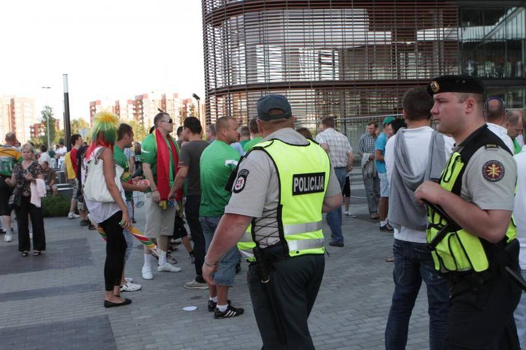Į Klaipėdos areną plūdo minios žmonių