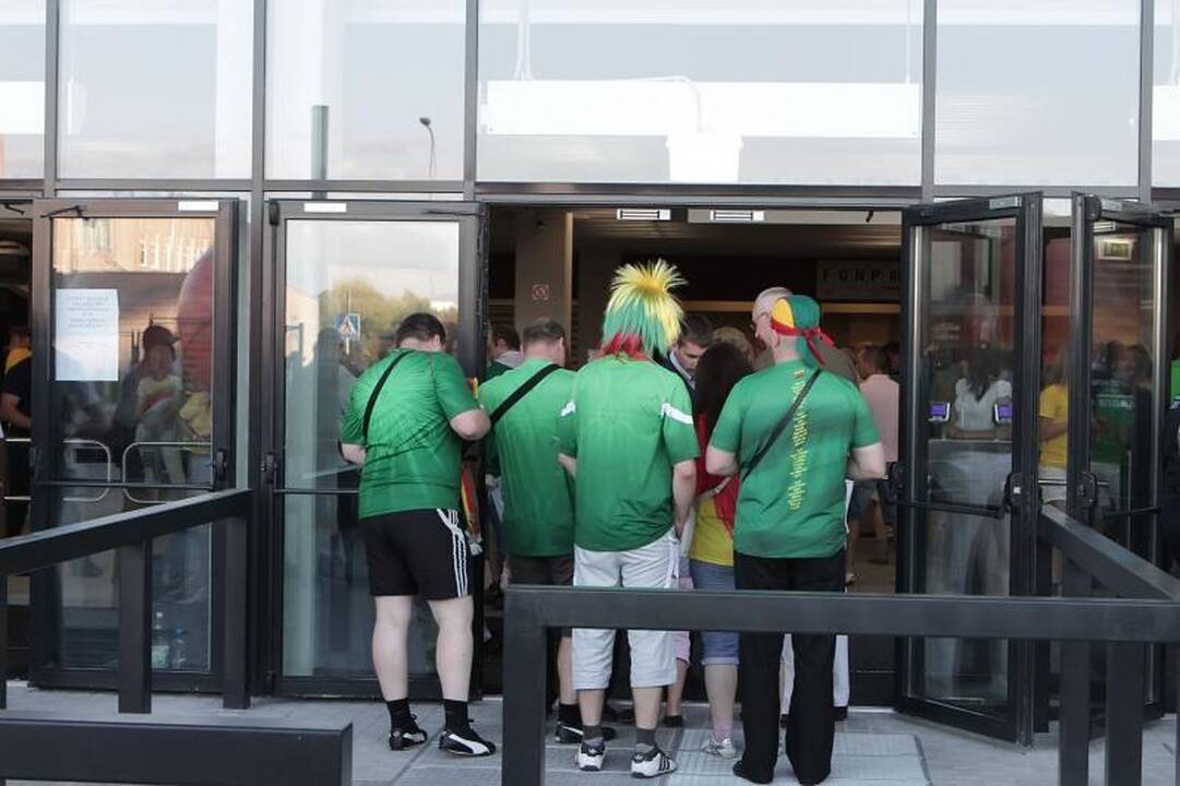 Į Klaipėdos areną plūdo minios žmonių