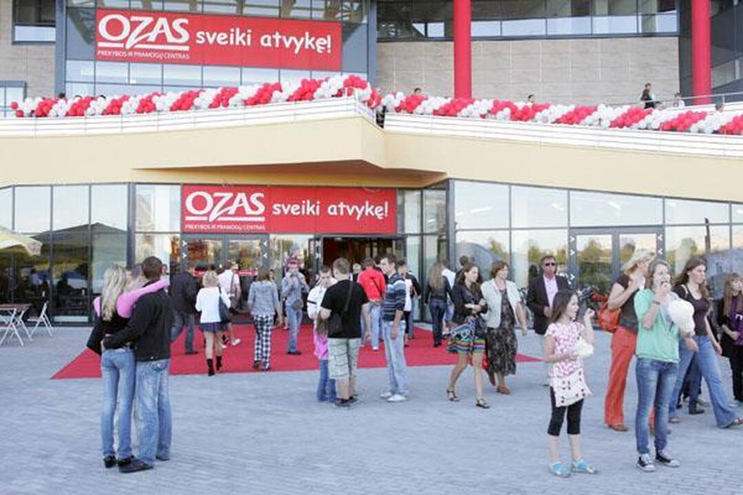 Prekybos centre „Ozas" - jau minios
