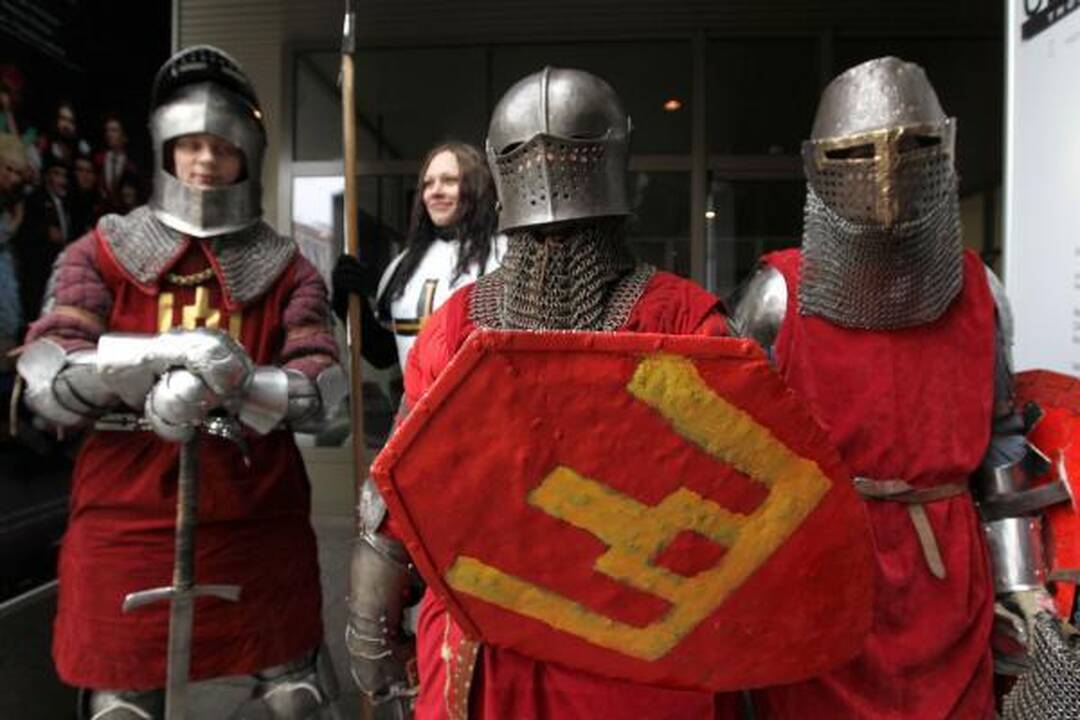 Kaziuko mugėje R.Alekna mokėsi kalti pinigus