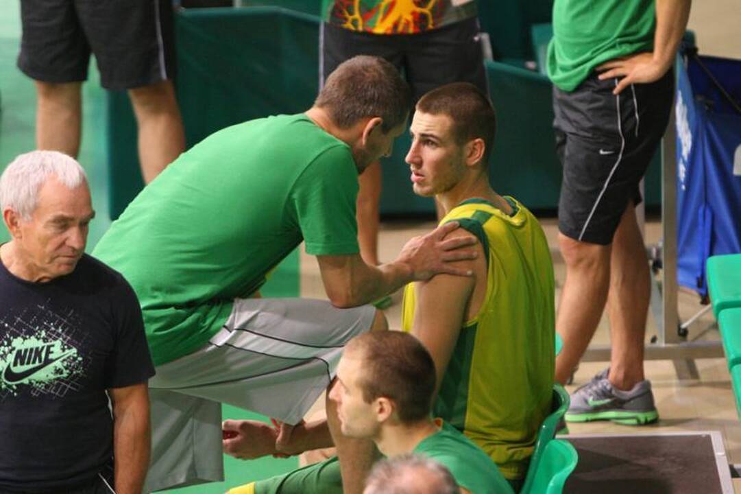 Lietuvos rinktinė treniravosi be K.Lavrinovičiaus 