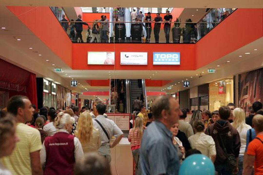 Prekybos centre „Ozas" - jau minios
