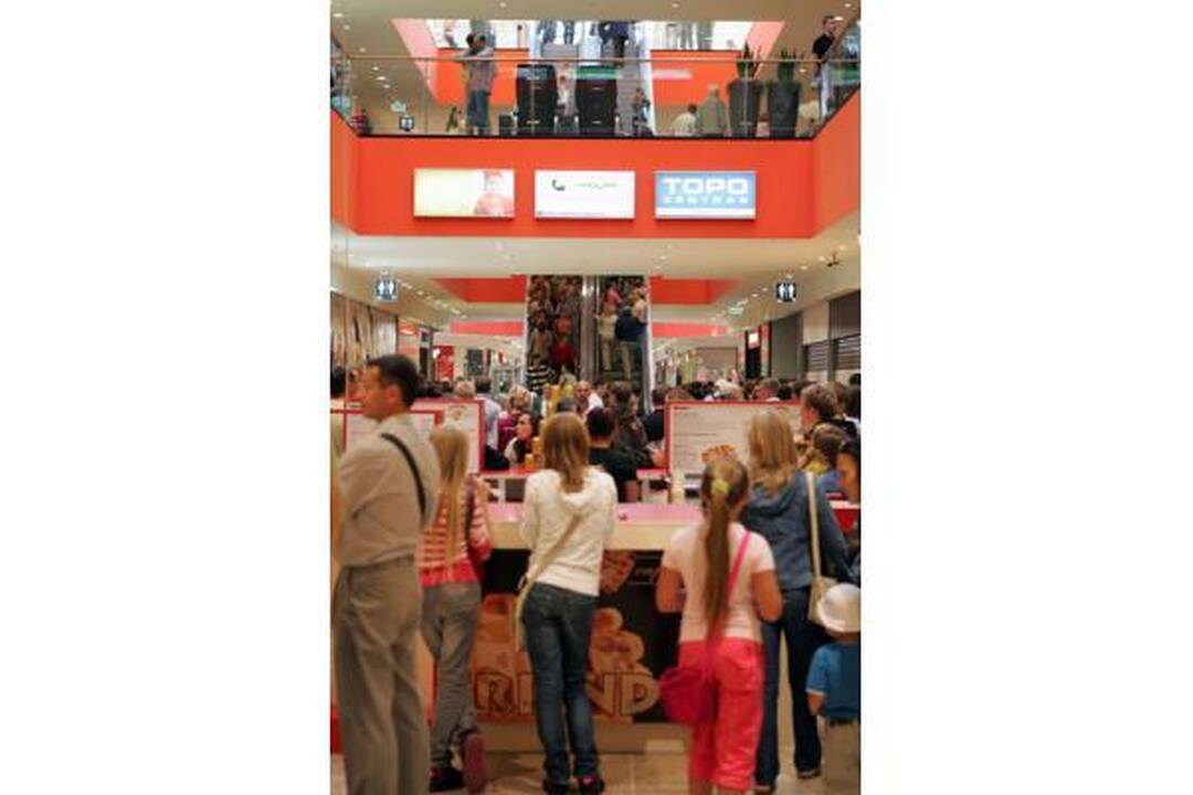 Prekybos centre „Ozas" - jau minios