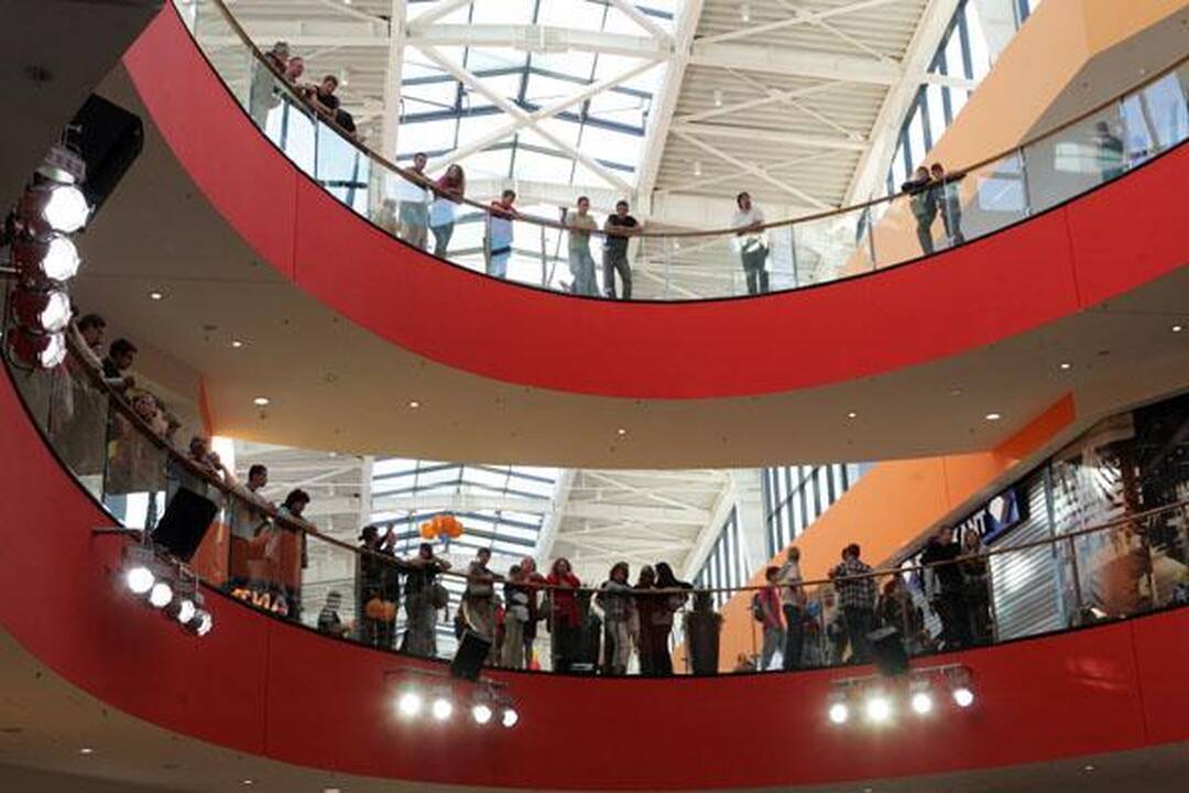 Prekybos centre „Ozas" - jau minios