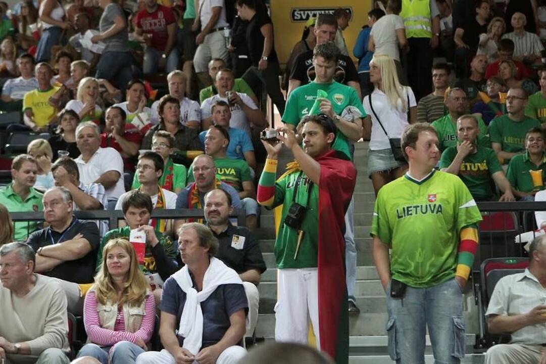 Į Klaipėdos areną plūdo minios žmonių