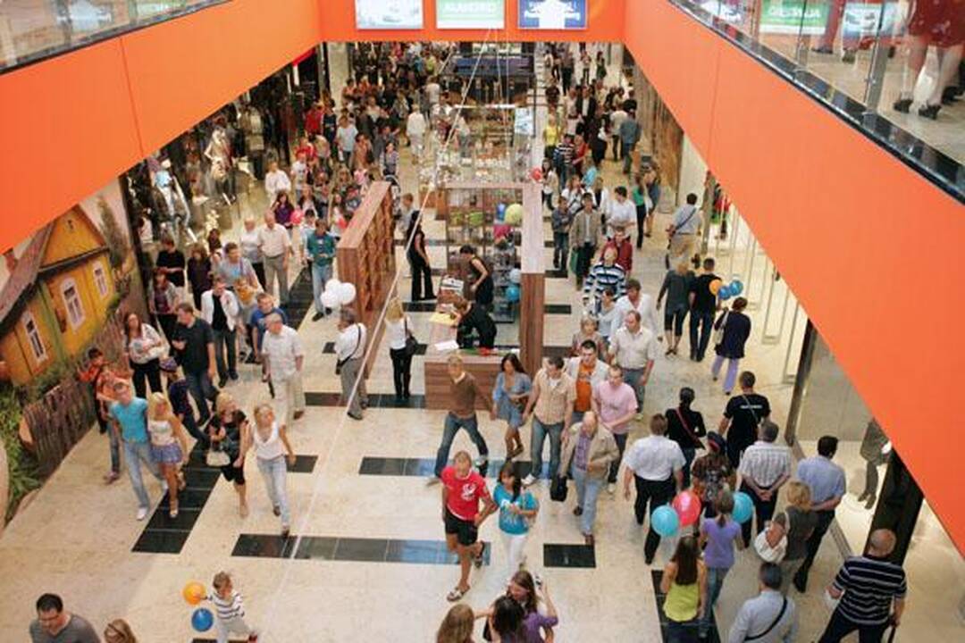 Prekybos centre „Ozas" - jau minios