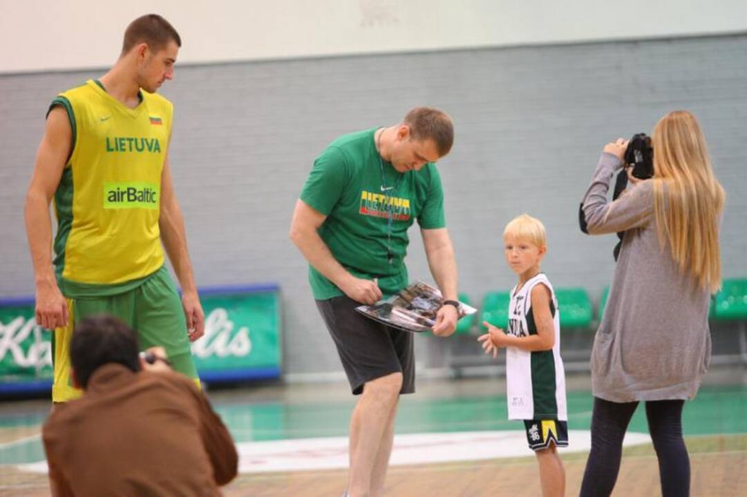 Lietuvos rinktinė treniravosi be K.Lavrinovičiaus 