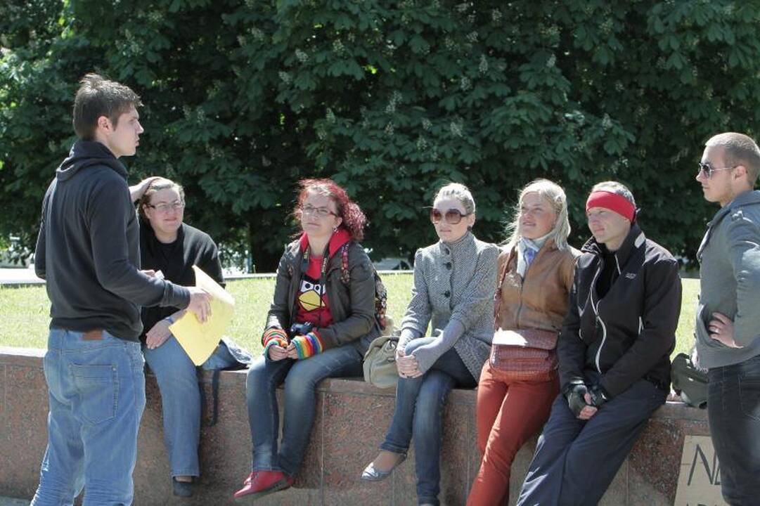 Klaipėdiečiams „dalijo“ nemokamus apkabinimus