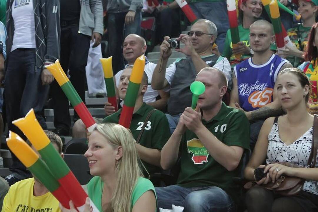 Į Klaipėdos areną plūdo minios žmonių