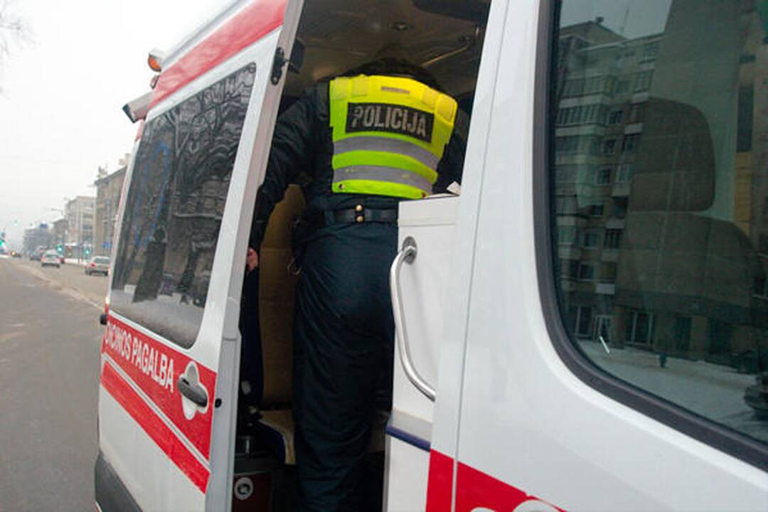 Visureigis taranavo Vilniaus patrulių automobilį, sužalota policininkė
