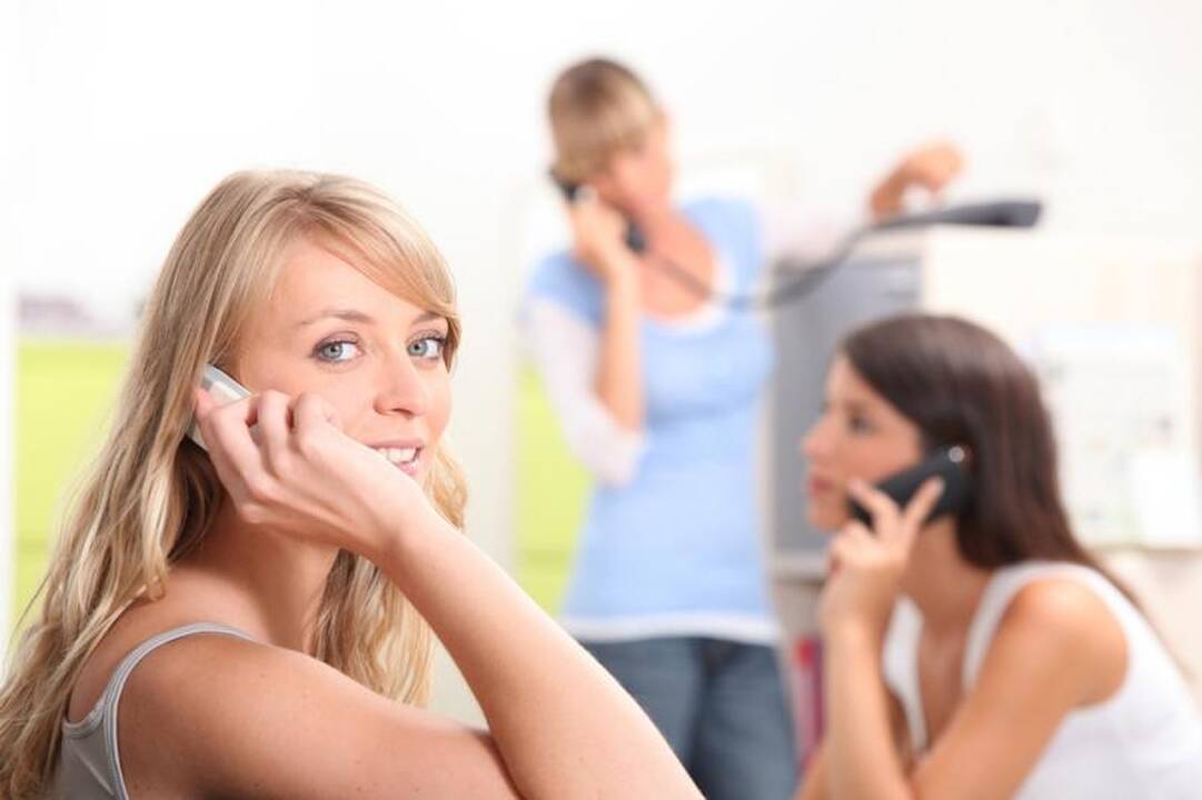 Psichologas: pripratimas prie telefono – priklausomybės forma
