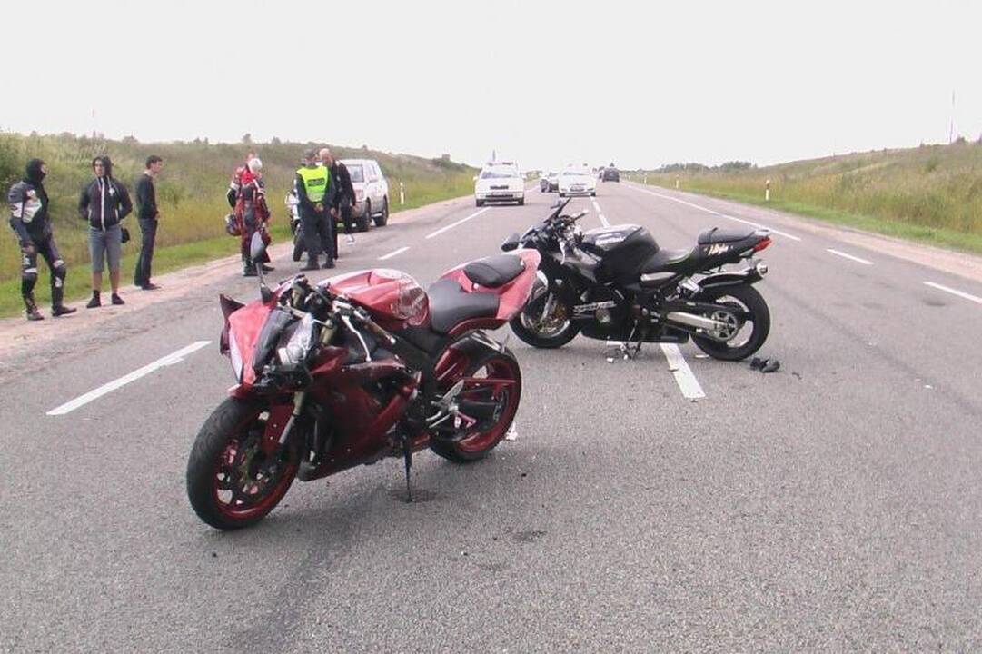 Susidūrus motociklams, nukentėjo du žmonės