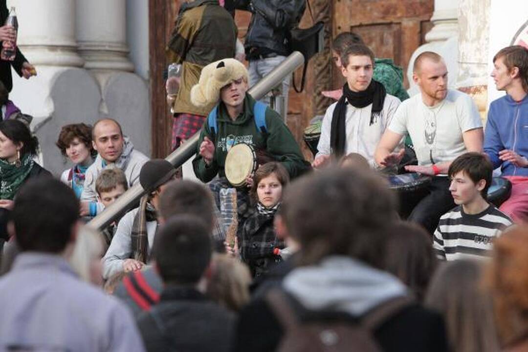 Nuo kultūringų muzikantų praeiviai nebėgo