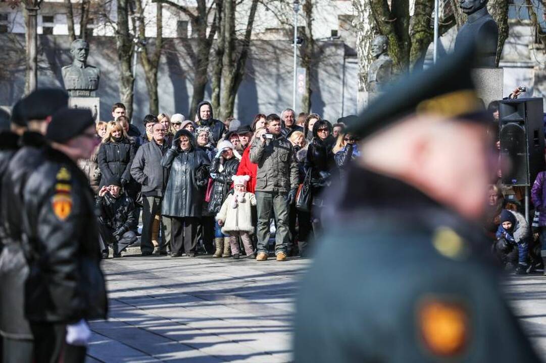 Prezidentė prisiekusiams kariams: turite gyventi ne tik sau