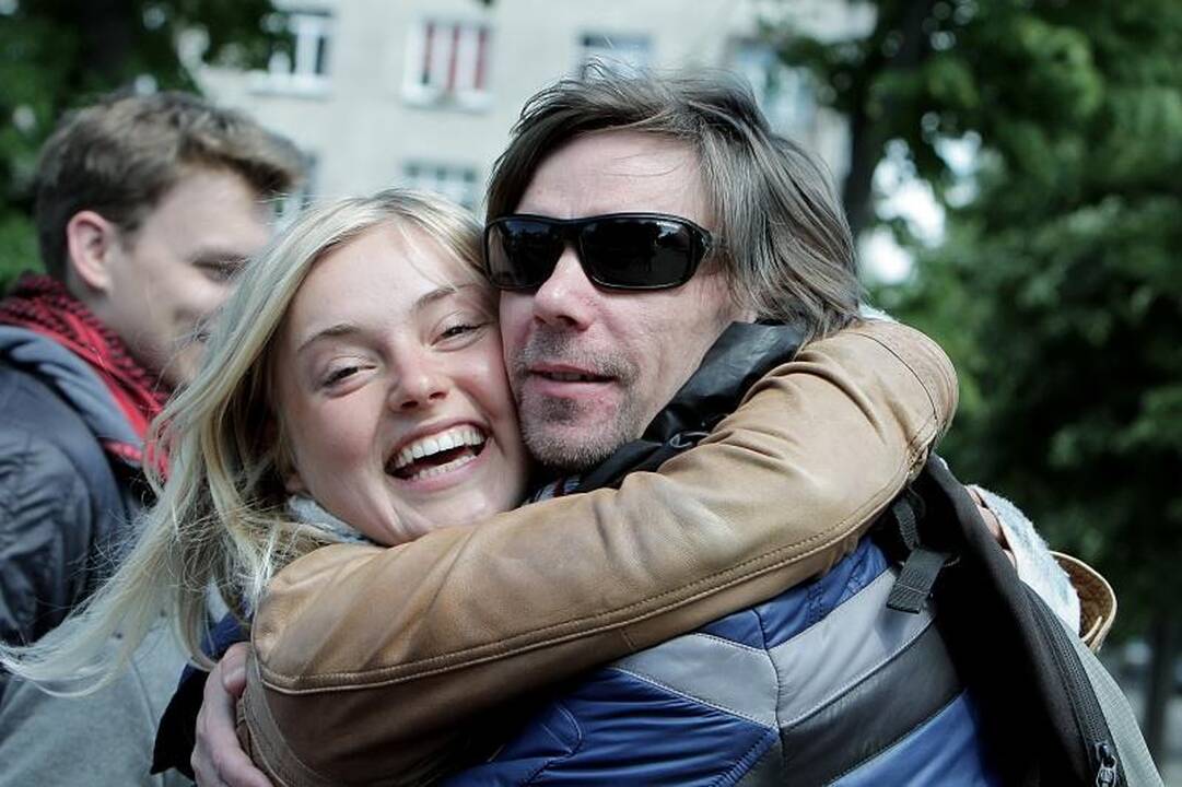 Klaipėdiečiams „dalijo“ nemokamus apkabinimus
