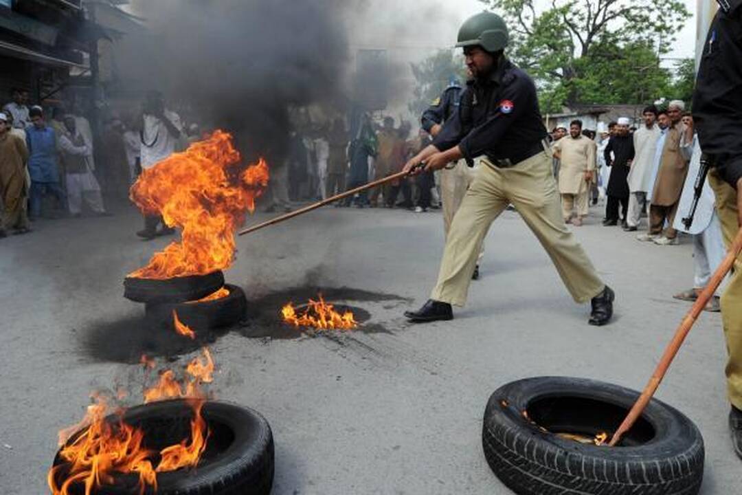 Pakistane protestuojantys dėl O.Bin Ladeno nužudymo skandavo "Mirtis Amerikai"
