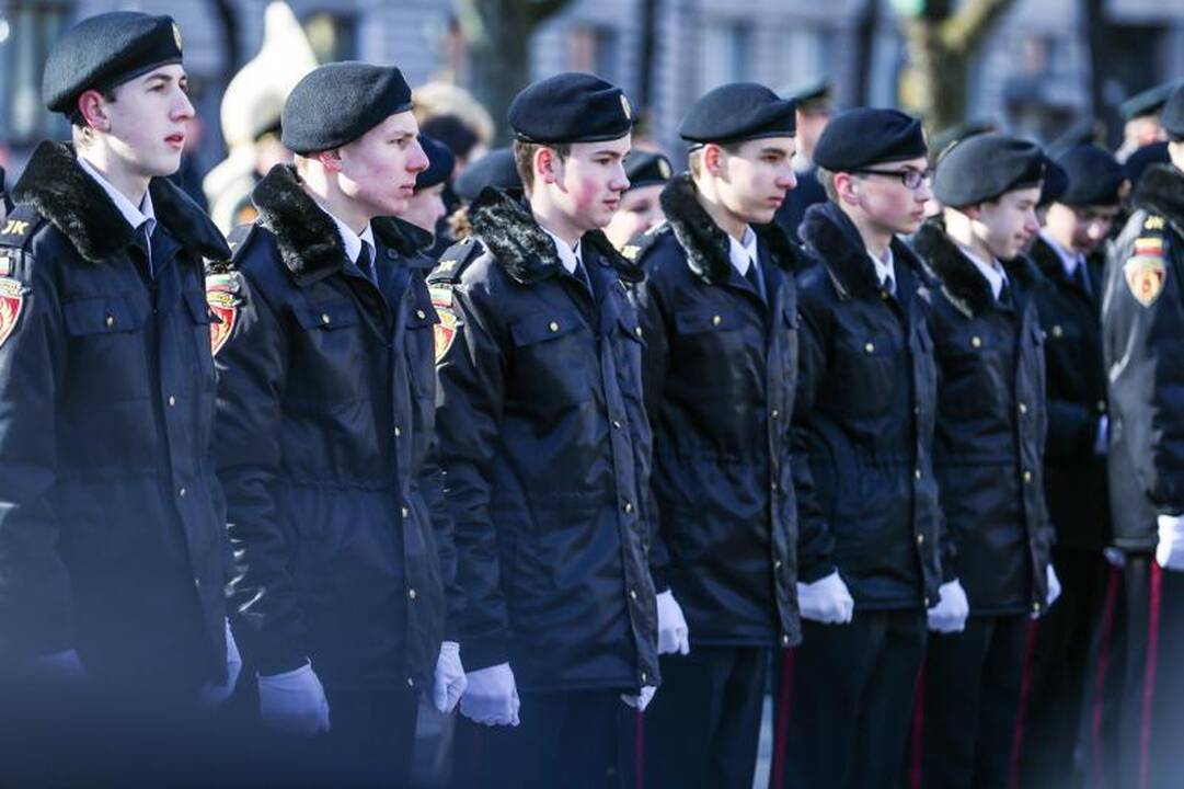 Prezidentė prisiekusiams kariams: turite gyventi ne tik sau