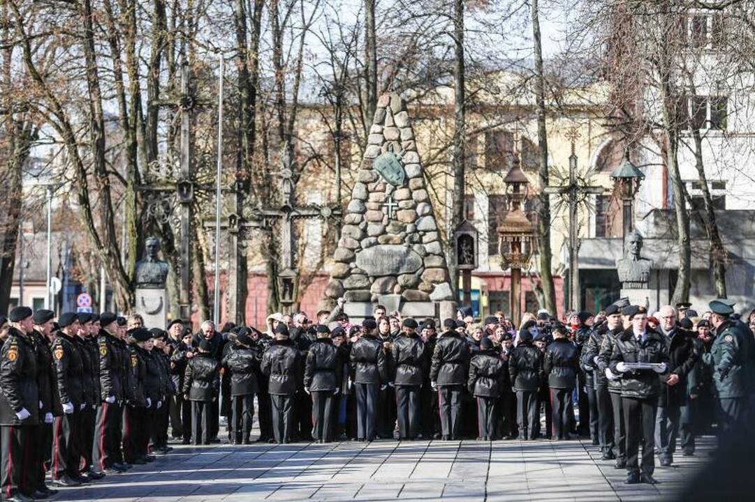 Prezidentė prisiekusiams kariams: turite gyventi ne tik sau