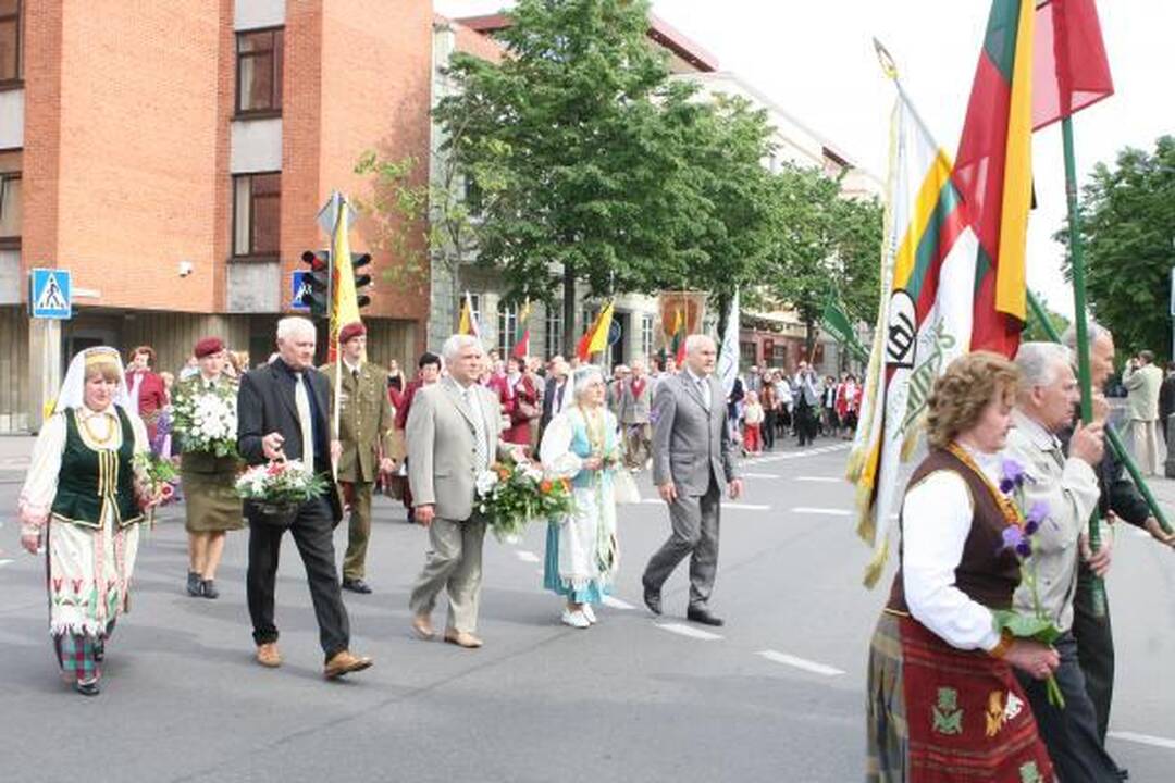 Vilties ir gedulo dieną Klaipėdoje priminė žilagalvių eisena