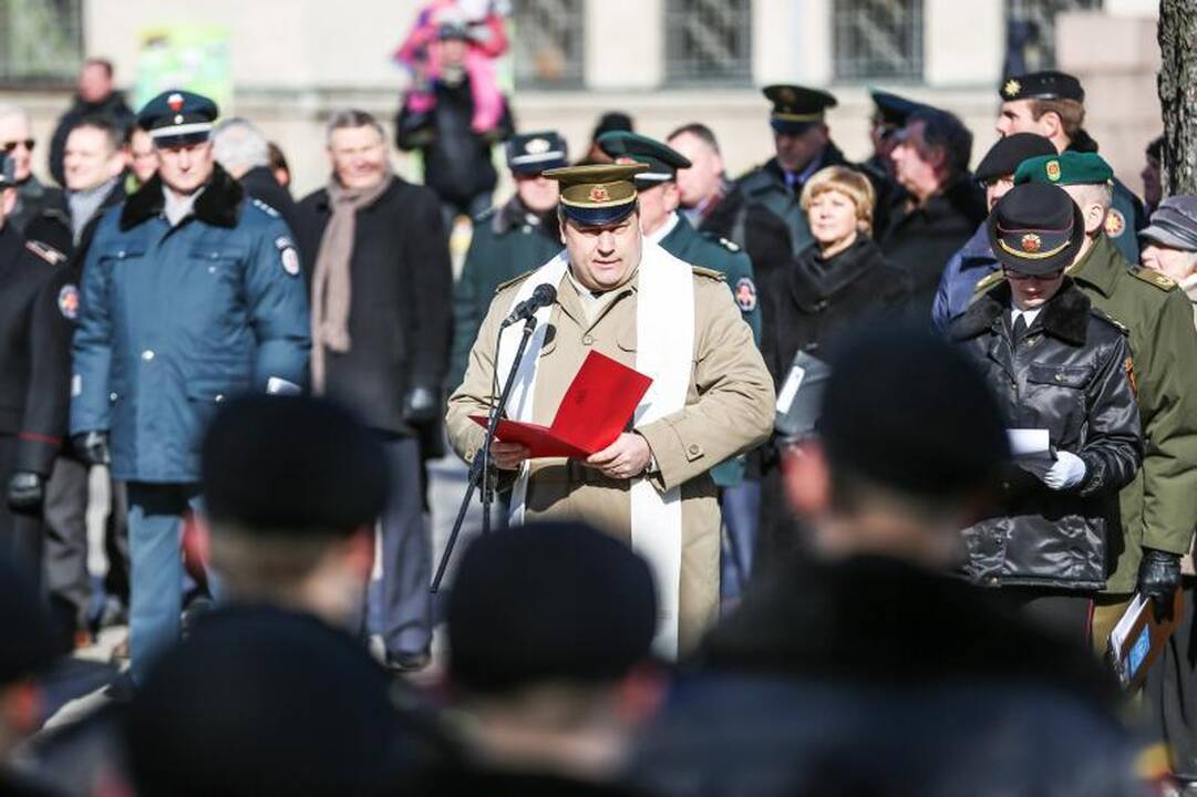 Prezidentė prisiekusiams kariams: turite gyventi ne tik sau