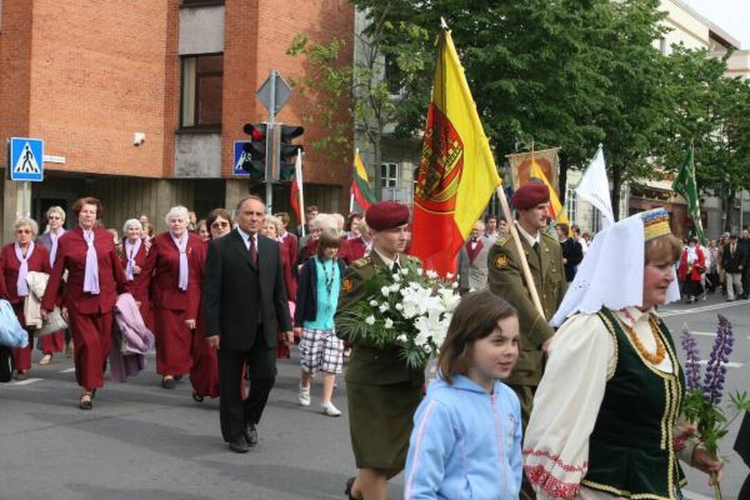 Vilties ir gedulo dieną Klaipėdoje priminė žilagalvių eisena