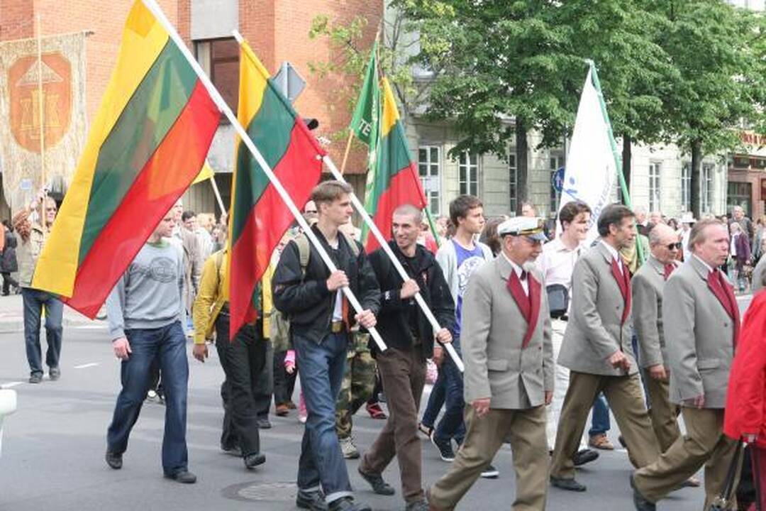 Vilties ir gedulo dieną Klaipėdoje priminė žilagalvių eisena