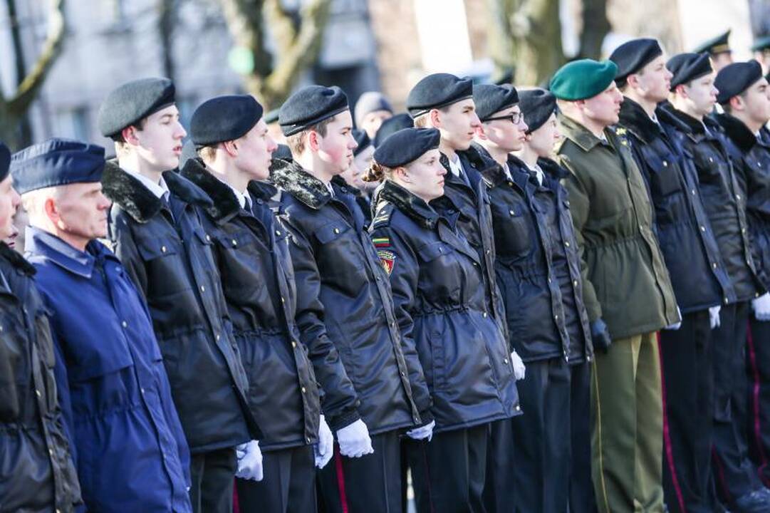Prezidentė prisiekusiams kariams: turite gyventi ne tik sau