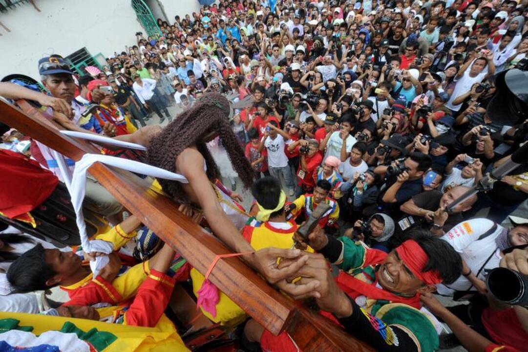 Filipinuose Didysis penktadienis minimas kruvinomis ceremonijomis