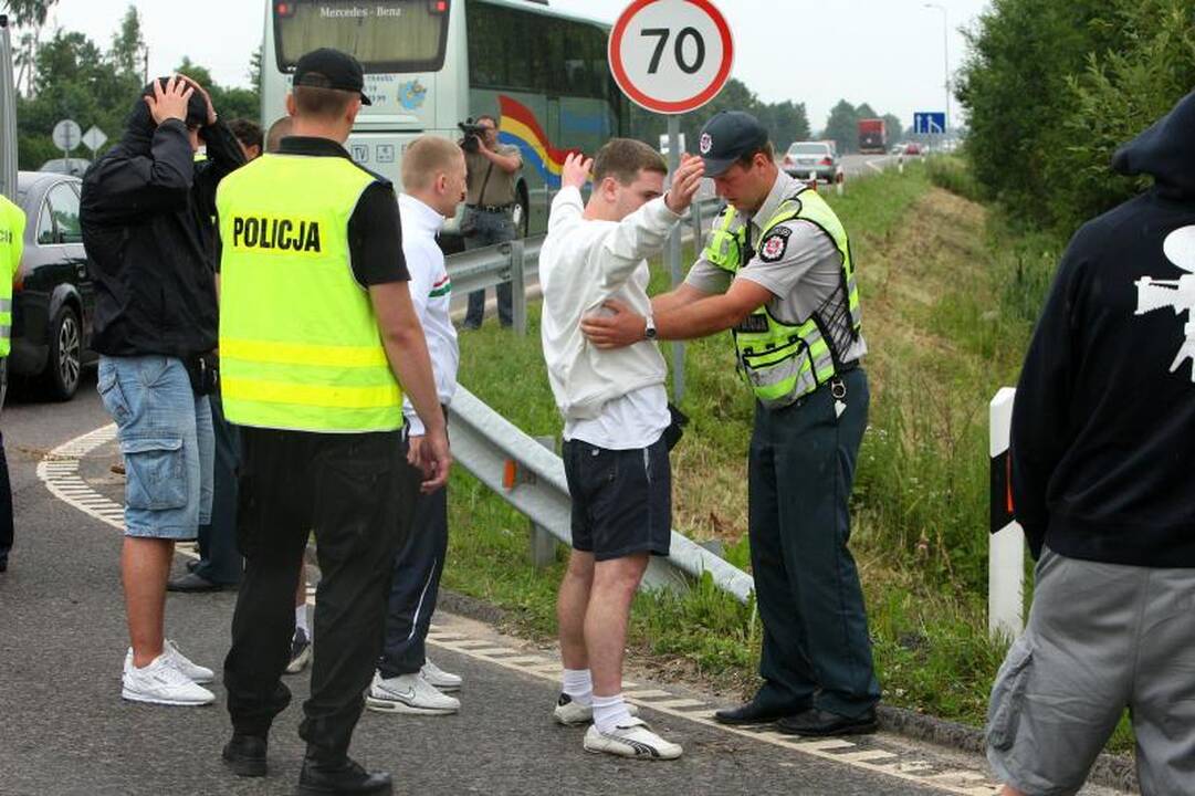 Kaune, Rotušės aikštėje, suimti 12 sirgalių, sukėlusių muštynes (atnaujinta)