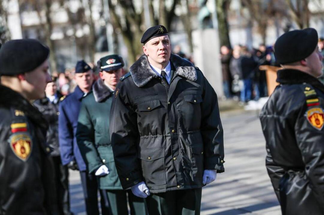Prezidentė prisiekusiams kariams: turite gyventi ne tik sau