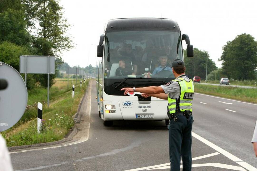 Kaune, Rotušės aikštėje, suimti 12 sirgalių, sukėlusių muštynes (atnaujinta)