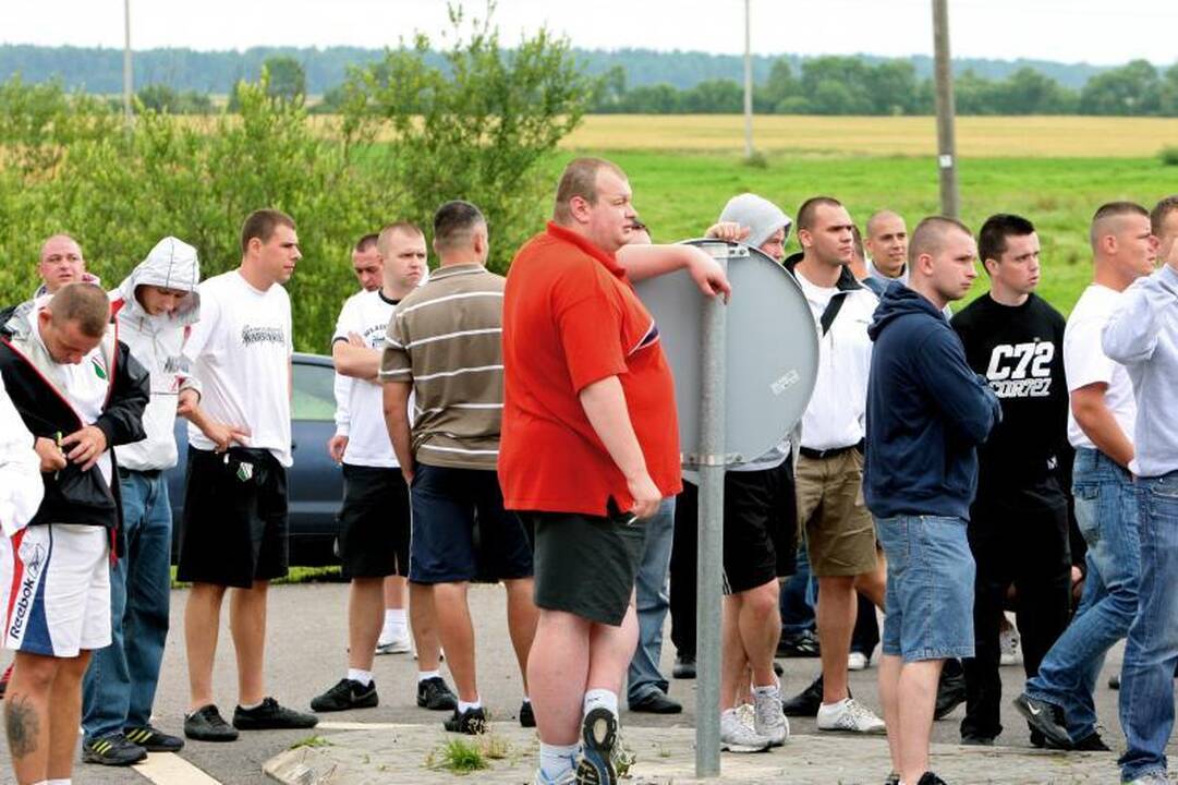 Kaune, Rotušės aikštėje, suimti 12 sirgalių, sukėlusių muštynes (atnaujinta)
